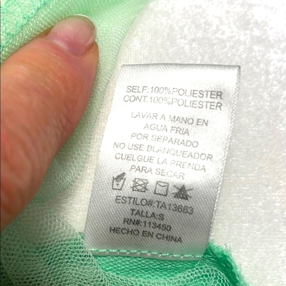 NWOT. Lulumari Mint Green Draped Front Sleeveless Blouse with Embroidered Back - Picture 8 of 8